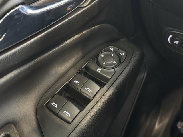 Photo of 2023 Mosaic Black Metallic Chevrolet Equinox