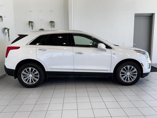 Photo of 2019 Crystal White Tricoat Cadillac XT5
