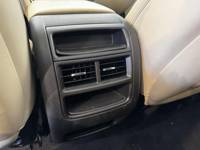 Photo of 2019 Crystal White Tricoat Cadillac XT5