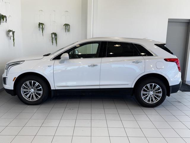 Photo of 2019 Crystal White Tricoat Cadillac XT5