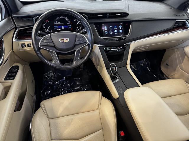 Photo of 2019 Crystal White Tricoat Cadillac XT5