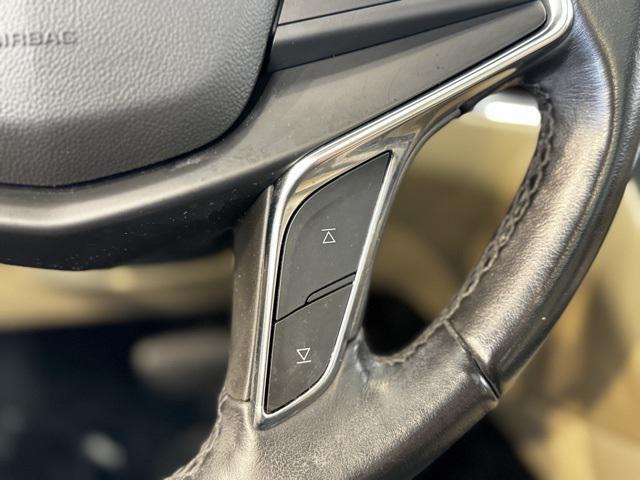 Photo of 2019 Crystal White Tricoat Cadillac XT5