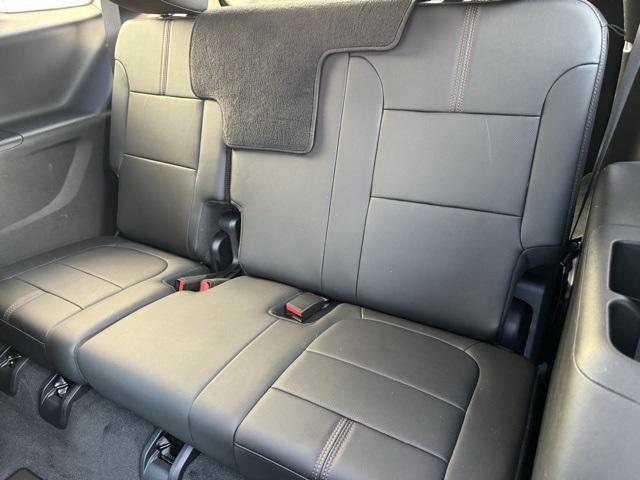 Photo of 2023 Mosaic Black Metallic Chevrolet Traverse