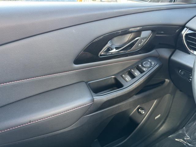 Photo of 2023 Mosaic Black Metallic Chevrolet Traverse