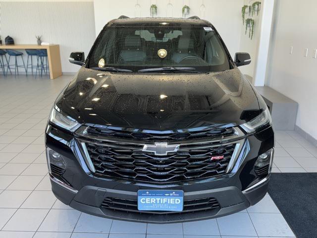 Photo of 2023 Mosaic Black Metallic Chevrolet Traverse
