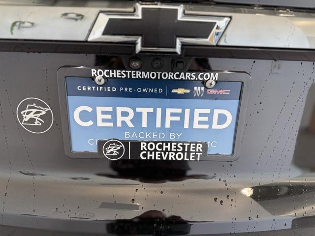 Photo of 2023 Mosaic Black Metallic Chevrolet Traverse