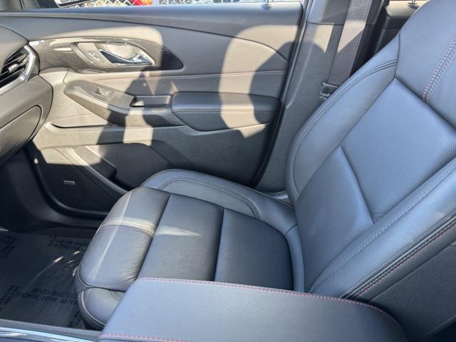 Photo of 2023 Mosaic Black Metallic Chevrolet Traverse