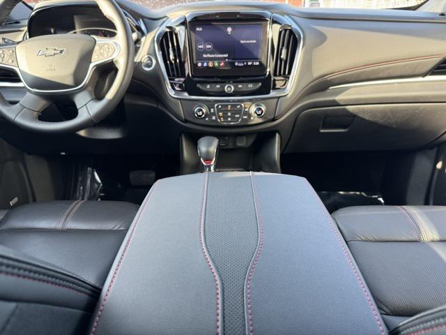 Photo of 2023 Mosaic Black Metallic Chevrolet Traverse