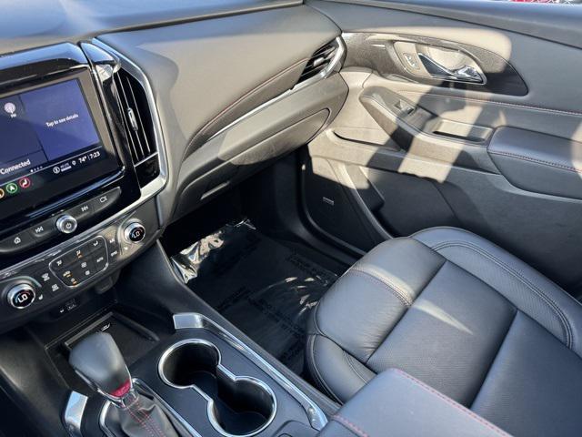 Photo of 2023 Mosaic Black Metallic Chevrolet Traverse