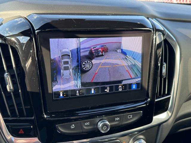 Photo of 2023 Mosaic Black Metallic Chevrolet Traverse