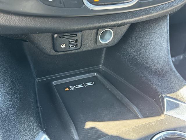 Photo of 2023 Mosaic Black Metallic Chevrolet Traverse