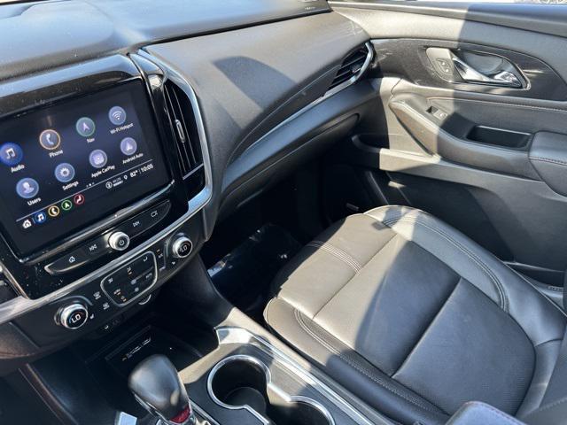 Photo of 2023 Mosaic Black Metallic Chevrolet Traverse