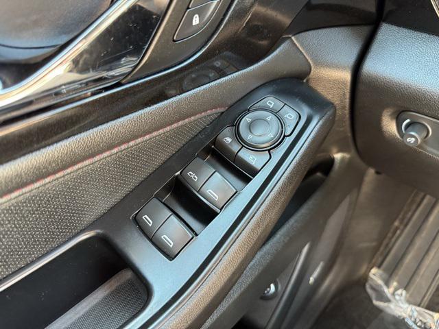 Photo of 2023 Mosaic Black Metallic Chevrolet Traverse