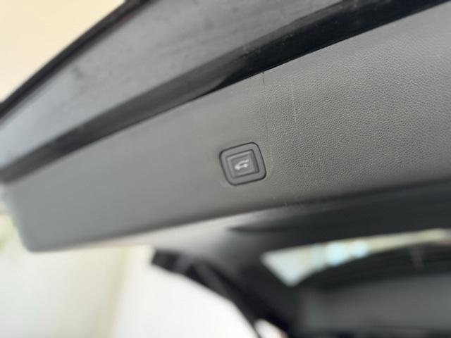 Photo of 2023 Mosaic Black Metallic Chevrolet Traverse