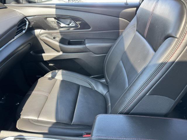 Photo of 2023 Mosaic Black Metallic Chevrolet Traverse