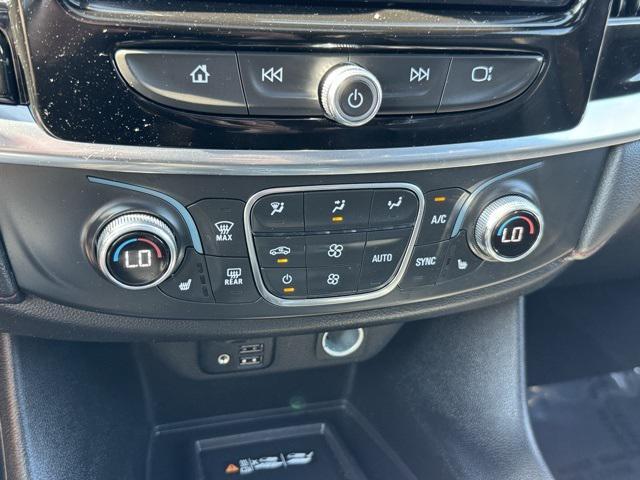Photo of 2023 Mosaic Black Metallic Chevrolet Traverse