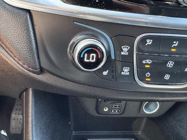 Photo of 2023 Mosaic Black Metallic Chevrolet Traverse