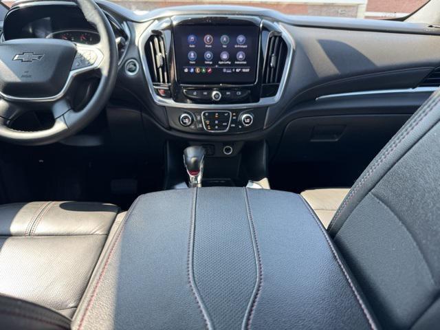 Photo of 2023 Mosaic Black Metallic Chevrolet Traverse