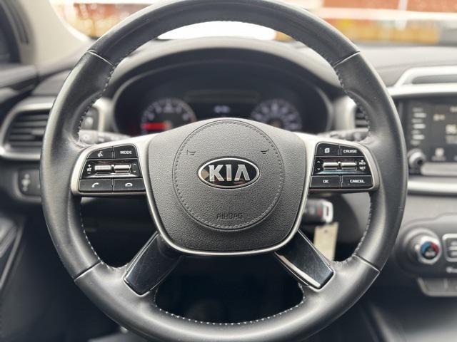 Photo of 2020 Ebony Black Kia Sorento