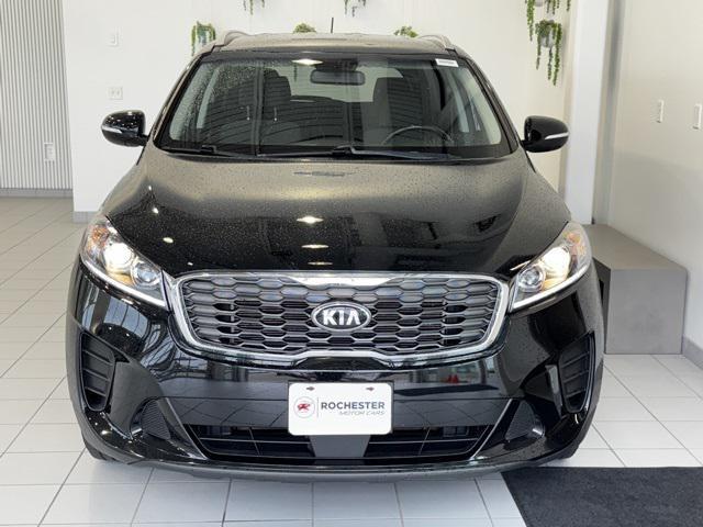 Photo of 2020 Ebony Black Kia Sorento