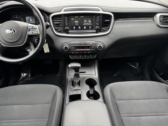 Photo of 2020 Ebony Black Kia Sorento