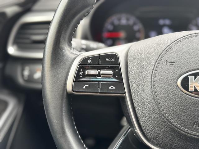 Photo of 2020 Ebony Black Kia Sorento