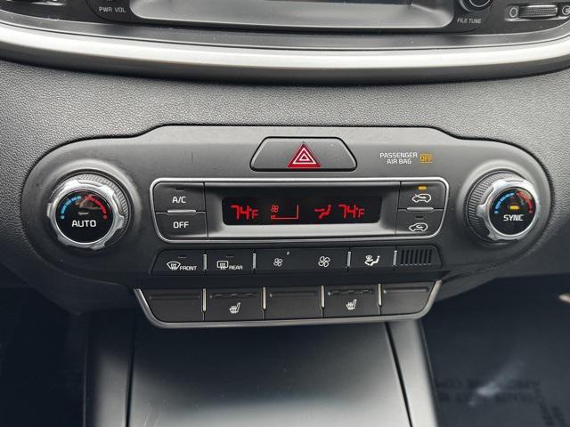 Photo of 2020 Ebony Black Kia Sorento