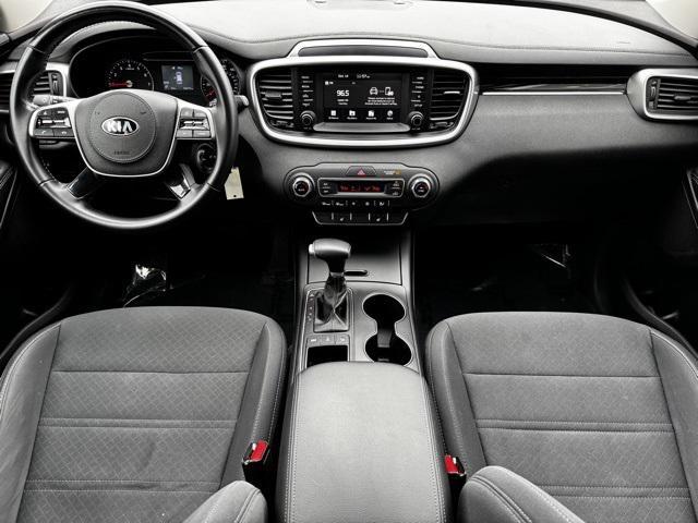 Photo of 2020 Ebony Black Kia Sorento