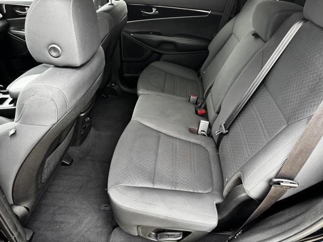 Photo of 2020 Ebony Black Kia Sorento