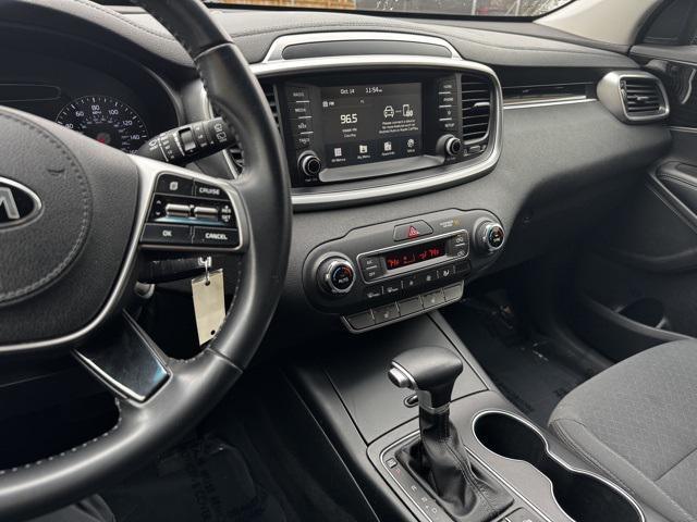 Photo of 2020 Ebony Black Kia Sorento