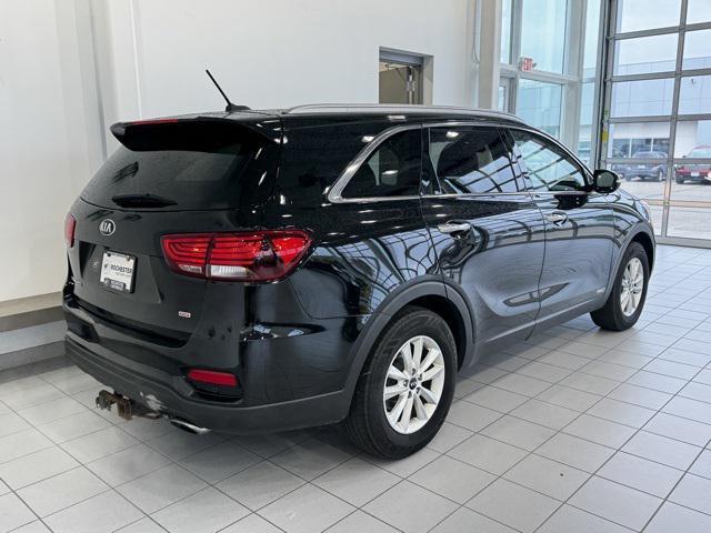 Photo of 2020 Ebony Black Kia Sorento