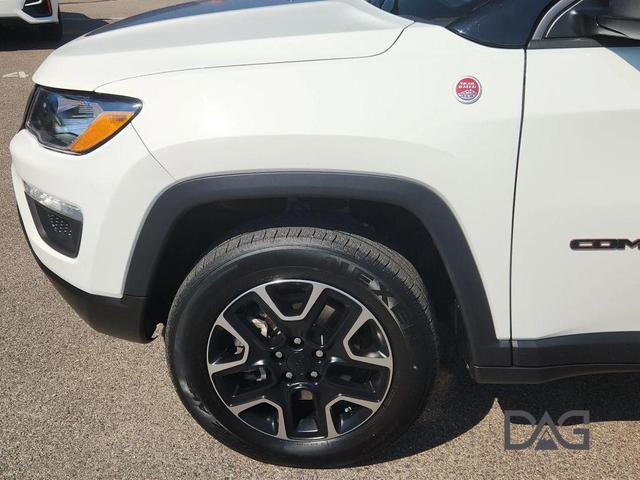 Photo of 2020 White Clearcoat Jeep Compass