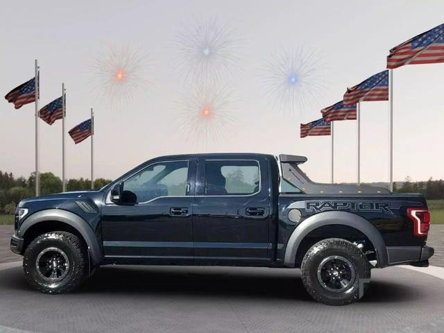 Photo of 2018 Shadow Black Ford F-150