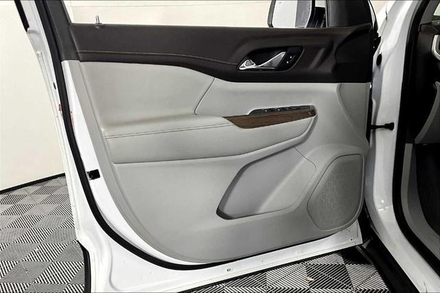 Photo of 2020 Summit White GMC Acadia