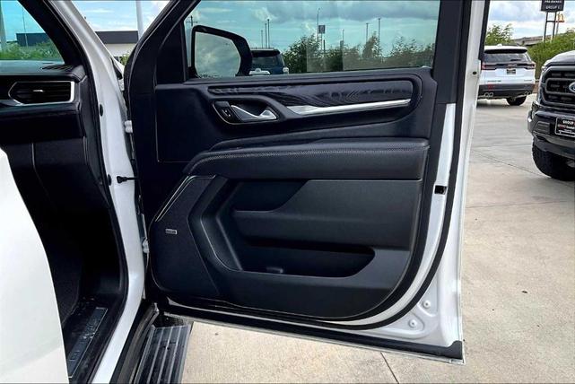 Photo of 2022 White Frost Tri-Coat GMC Yukon