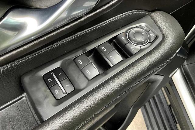 Photo of 2022 White Frost Tri-Coat GMC Yukon