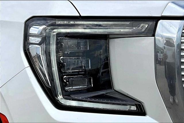 Photo of 2022 White Frost Tri-Coat GMC Yukon