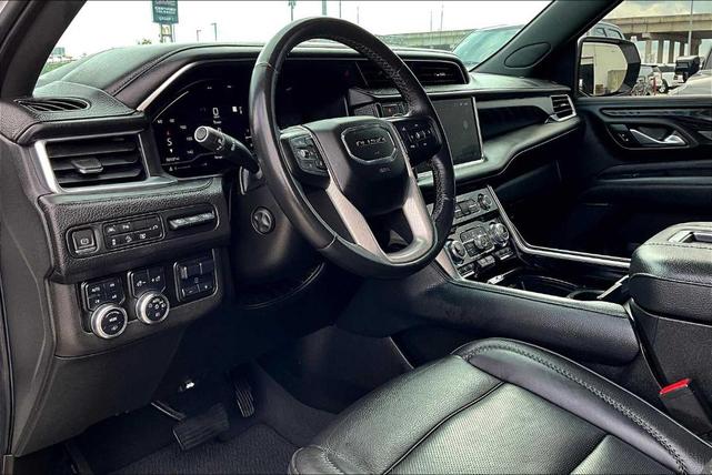 Photo of 2022 White Frost Tri-Coat GMC Yukon
