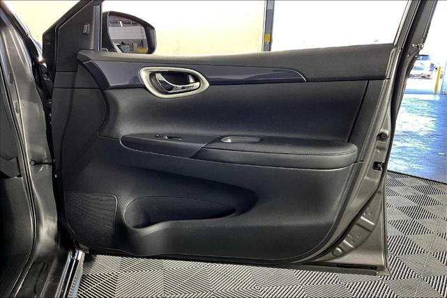 Photo of 2018 Gun Metallic Nissan Sentra