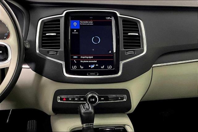 Photo of 2020 Crystal White Metallic Volvo XC90