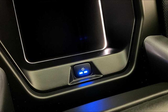 Photo of 2022 Santorini Black Land Rover Defender