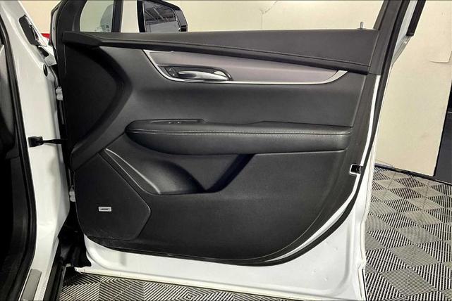 Photo of 2023 Crystal White Tri-Coat Cadillac XT6