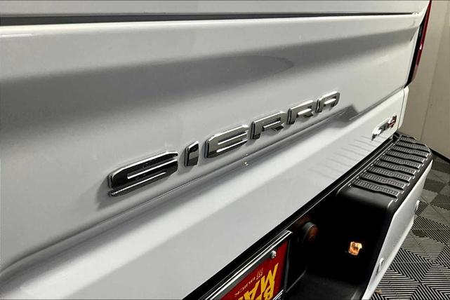 Photo of 2025 Summit White GMC Sierra 1500