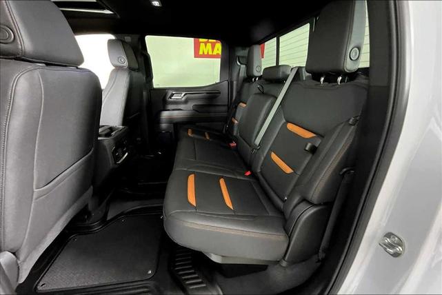 Photo of 2025 Summit White GMC Sierra 1500