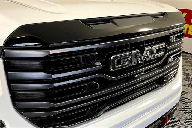 Photo of 2025 Summit White GMC Sierra 1500