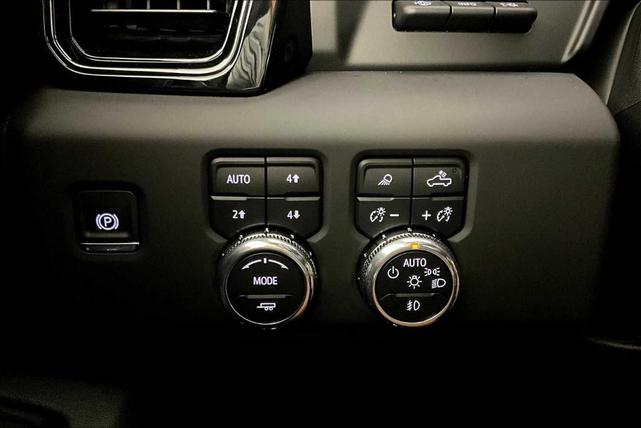 Photo of 2025 Summit White GMC Sierra 1500