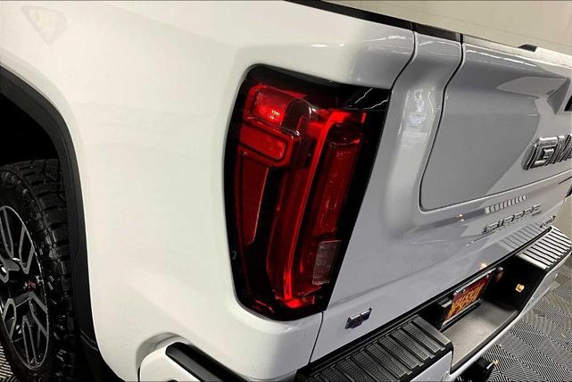 Photo of 2025 Summit White GMC Sierra 1500