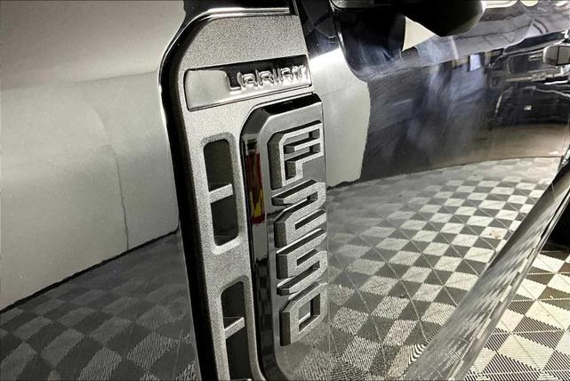 Photo of 2024 Agate Black Metallic Ford F-250