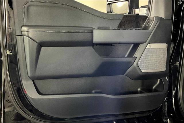 Photo of 2024 Agate Black Metallic Ford F-250