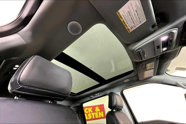 Photo of 2024 Agate Black Metallic Ford F-250
